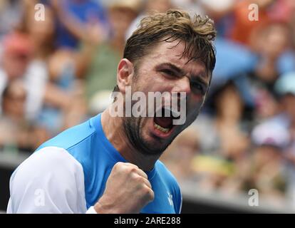 Melbourne Park Australian Open Day 8 27/01/20 Stan Wawrinka (SUI) feiert sein viertes Spiel Foto Roger Parker International Sports Stockfoto