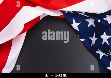 US-amerikanische Flagge auf schwarzem Hintergrund. Für USA Memorial Day, Memorial Day, Presidents Day, Veterans Day, Labor Day, Independence Day oder 4. Juli c Stockfoto