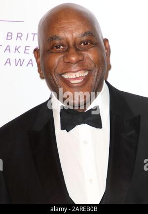 London, Großbritannien. Januar 2020. Ainsley Harriott nimmt an den British Takeaway Awards im Savoy Hotel, The Strand in London, mit. Credit: Sopa Images Limited/Alamy Live News Stockfoto