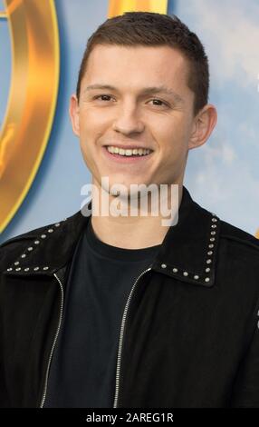 Tom Holland Kommt für die spezielle Vorführung von Dolittle, Leicester Square London. Stockfoto