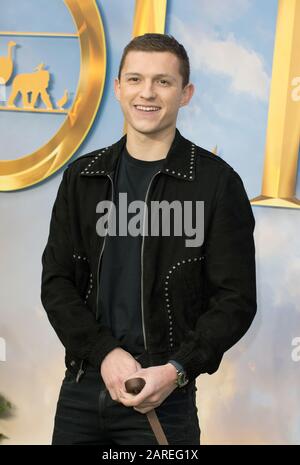 Tom Holland Kommt für die spezielle Vorführung von Dolittle, Leicester Square London. Stockfoto