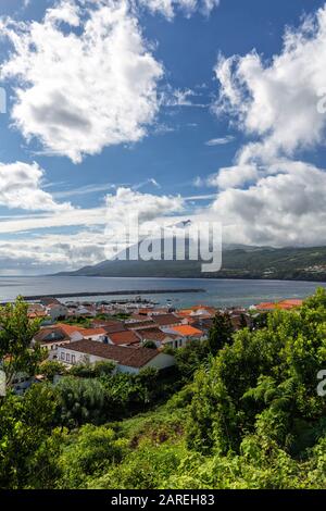 Portraitansicht von Lajes do Pico auf der Pico Insel auf den Azoren, Portugal. Stockfoto