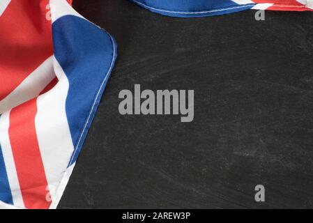 Flagge von Großbritannien und schwarzes Kreidetafel als Vorlage zum Bearbeiten Stockfoto