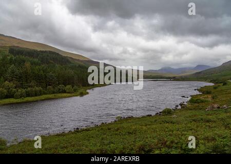 Llynnau Mymbyrs an einem lustigen Sommertag im Snowdonia National Park in Wales, Großbritannien. Stockfoto