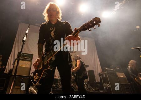 Oslo, Norwegen. Januar 2020. Die amerikanische stoner-rock-Band Monster Magnet führt ein Live-Konzert in Rockefeller in Oslo durch. Hier ist Gitarrist Phil Caivano live auf der Bühne zu sehen. (Bildnachweis: Gonzales Foto/Per-Otto Oppi/Alamy Live News) Stockfoto