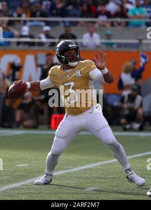 NFC-Quarterback Russell Wilson von den Seattle Seahawks (3) wirft einen Pass während des Pro Bowl, Sonntag, 26. Januar 2020, im Camping World Stadium in Orlando, Florida. (Foto von IOS/ESPA-Images) Stockfoto