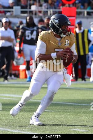 NFC-Quarterback Russell Wilson von den Seattle Seahawks (3) versucht, einen Pass während des Pro Bowl, Sonntag, 26. Januar 2020, im Camping World Stadium in Orlando, Florida zu werfen. (Foto von IOS/ESPA-Images) Stockfoto