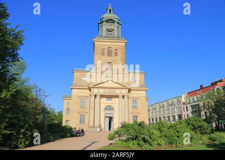 Fassade des Doms von Gothenburg, auch bekannt als Gustavi Domkyrka und Göteborgs Domkyrka, im Stadtzentrum von Gothenburg, Schweden, im Sommer. Stockfoto