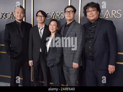 (L-R) ha-jun Lee, Yang Jin-mo, Sin-ae, Han Jin Wan und Regisseur Bong Joon Ho bei den 92. Oscarnominierten Luncheon im Ray Dolby Ballroom in Hollywood & Highland in Hollywood, CA am Montag, 27. Januar 2020. (Foto Von Sthanlee B. Mirador/Sipa USA) Stockfoto