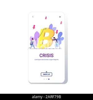 Betonte Geschäftsleute, die riesige Bitcoin-Geschäftsleute halten, damit sie nicht mehr von der Krise in der Geldmarktkrise abstürzen, bankrottes Anlagerisiko-Konzept voller Länge Smartphone-Bildschirm mobile App Vektordarstellung Stock Vektor