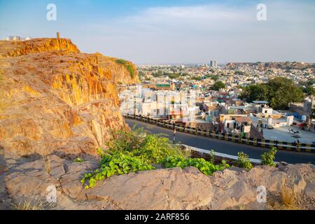 Jodhpur alte Stadt und Klippe in Indien Stockfoto