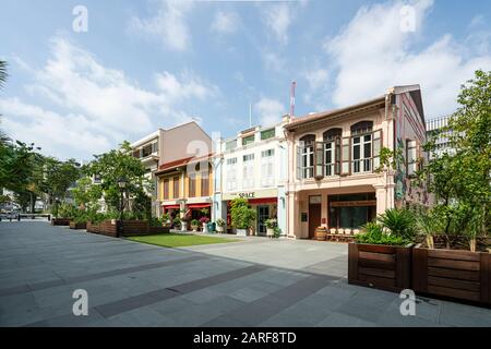 Singapur. Januar 2020. Der Blick auf die typischen Häuser entlang der Armenstraße Stockfoto