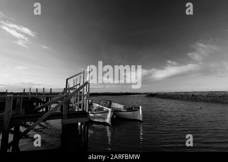 Blick über die Morston Salt Marshes von Morston Quay, North Norfolk, England, Großbritannien Stockfoto