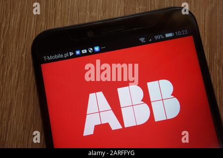 Das ABB-Logo wird auf einem modernen Smartphone angezeigt Stockfoto