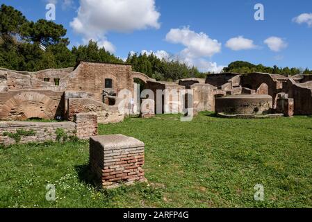 Rom. Italien. Ostia Antica. Caserma dei Vigili (Kaserne der Feuerwehr). Regio II Stockfoto