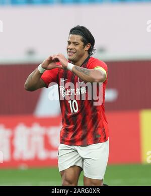 Shanghai, China. Januar 2020. Der Hulk des FC Shanghai SIPG feiert während des AFC Champions League Qualifikationsspiel zwischen dem chinesischen Shanghai SIPG FC und dem thailändischen Buriram United in Shanghai, Ostchina, 28. Januar 2020. Credit: Ding Ting/Xinhua/Alamy Live News Stockfoto