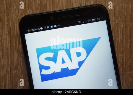 Das SAP SE-Logo wird auf einem modernen Smartphone angezeigt Stockfoto