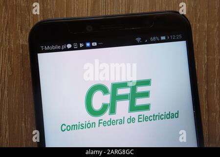 Das Logo von Comision Federal de Electricidad (CFE) wird auf einem modernen Smartphone angezeigt Stockfoto