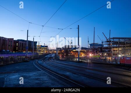 Sonnenaufgang blaue Stunde über der Skyline der South Side von Nottingham City, Nottinghamshire England UK Stockfoto