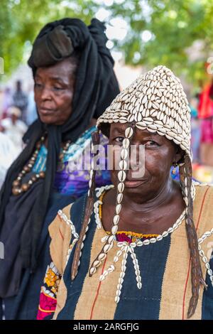 Frau bei einer Voodoo-Zeremonie in Dogondoutchi, Niger, Westafrika, Afrika Stockfoto