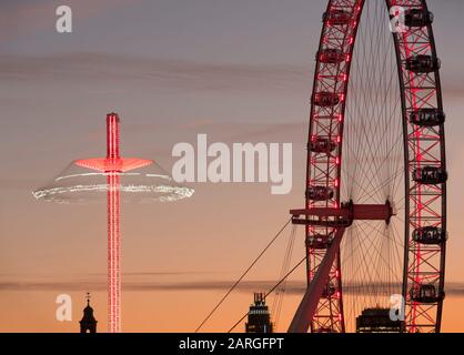 Millennium Wheel (London Eye) und Starflyer, South Bank, London, England, Großbritannien, Europa