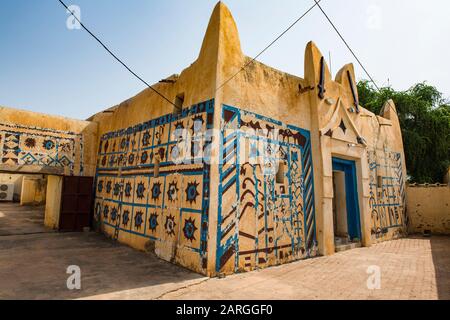 Farbenfroher Sultan-Palast von Koure, Niger, Westafrika, Afrika Stockfoto