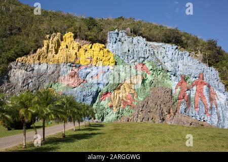 Wandgemälde der Vorgeschichte, Vinales Valley, UNESCO-Weltkulturerbe, Kuba, Westindien, Karibik, Mittelamerika Stockfoto