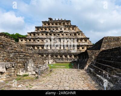 Pyramide der Nischen, präkolumbische archäologische Stätte von El Tajin, UNESCO-Weltkulturerbe, Veracruz, Mexiko, Nordamerika Stockfoto