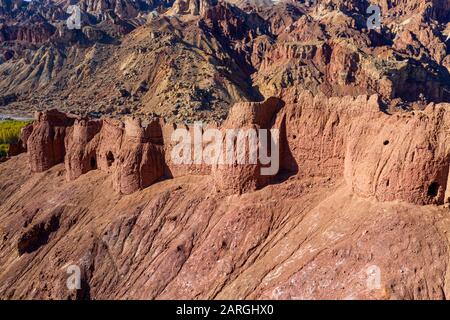 Luftbild von der Drohne Shahr-e Zuhak. Die rote Stadt Bamyan, Afghanistan, Asien Stockfoto