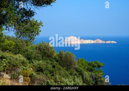 Asien, Türkei, Provinz Antalya, Kumluca, Kap Gelidonya, Devecitasi Ada Island vor dem Kap Gelidonya Stockfoto