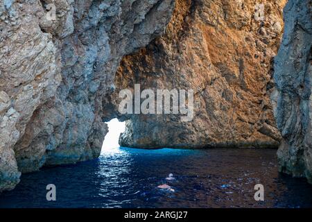 Asien, Türkei, Provinz Antalya, Kumluca, Kap Gelidonya, Felsen im Meer vom Kap Gelidonya Stockfoto