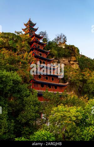 Blick auf die Shi Baozhai-Pagode am Jangtsekiang bei Wanzhou, Chongqing, Volksrepublik China, Asien Stockfoto