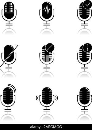 Problem mit der Mikrofonverbindung Schlagschatten schwarze Glyph-Symbole eingestellt. Soundrekorder Idee. Angeschlossene Mikrofone. Verschiedene Sprachbefehle. Musikausrüstung. Modus Stock Vektor