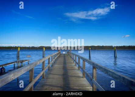 Bootssteg in Werder an der Havel Stockfoto