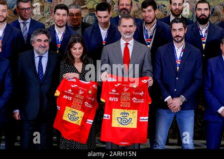 Madrid, Spanien. Januar 2020. Spanische Handball-Nationalmannschaft besuchen Königin Letizia und König Felipe am Palast Zarzuela in Madrid, Spanien am 28. Januar 2020. Credit: Jimmy Olsen/Media Punch ***No Spain***/Alamy Live News Stockfoto