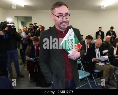 Sinn Feins Wohnungsbaupolitischer Eoin O Broin kommt zum Start des Wahlmanifests der Partei in Dublin. Stockfoto