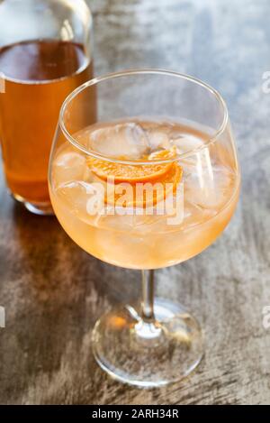 Rhabarber Gin und Tonic Stockfoto