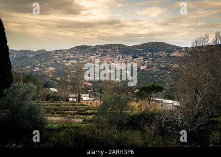 Weite Sicht auf Deir El Qamar Dorf und alte Architektur im Mount Lebanon Mittlerer Osten Stockfoto