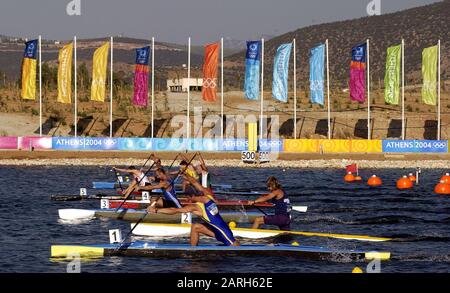 20040824 Olympische Spiele Athen Griechenland [Kanu/Kayak Flatwater Racing] Schiniasee. Foto Peter Spurrier E-Mail images@intersport-images.com Stockfoto