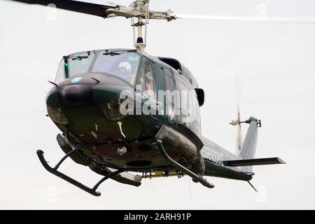 Bonn, DEUTSCHLAND - 22. MAI 2005: Deutsche Grenzpatrouille Eurocopter Bell 212 Huey Hubschrauber vom Flughafen Bonn-Hangelar. Stockfoto