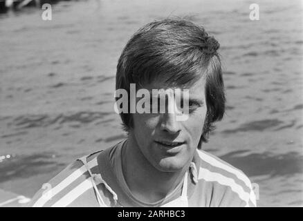 Zaan Regatta Kanufahren in Zaandam, Arend Flower, Pop Datum: 9. Juni 1974 Ort: Noord-Holland, Zaandam, Zaanstad Schlüsselwörter: Kanoen Stockfoto