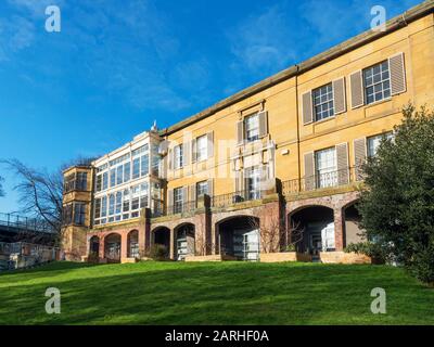 Woodend Creative Workspace in einem denkmalgeschützten Gebäude am Crescent in Scarborough North Yorkshire England Stockfoto