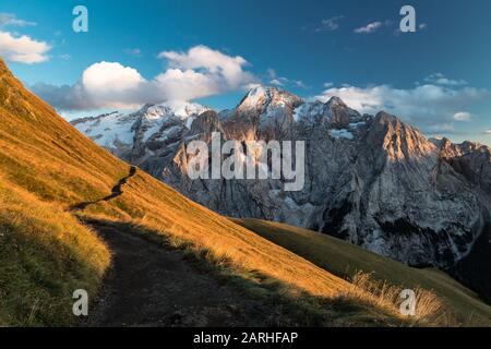 Blick auf den Gran Vernel im Marmolada-Massiv von Padon. Schöner Abend im September. Stockfoto