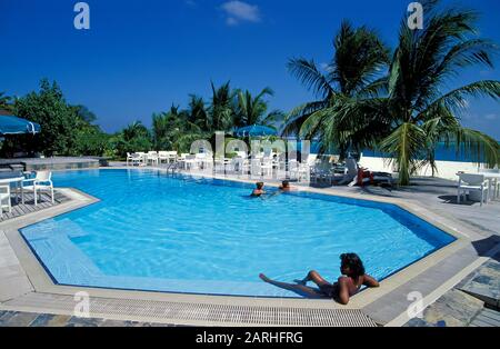 Schwimmbad, Insel Rangali, Ari-Atoll, Malediven, Indischer Ozean Stockfoto