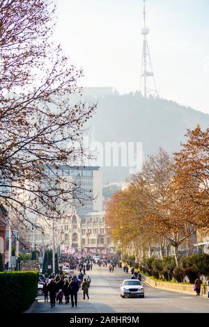 Georgien, Tiflis, - 8. Januar 2020 Prozession durch die zentralen Straßen von Tiflis am Weihnachtstag (Alilo). Stockfoto