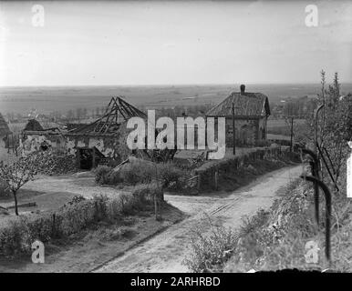 Serie: Grenzkorrektur bei Lobith und Elten. Bauernhöfe mit Kriegsschäden Datum: 22. April 1949 Standort: Elten Schlüsselwörter: Bauernhöfe, Grenzen Stockfoto