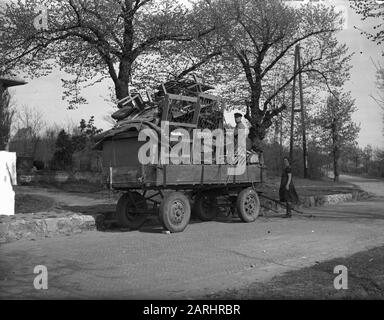 Serie: Grenzkorrektur bei Lobith und Elten. Umzugsdatum: 22. April 1949 Ort: Elten Schlüsselwörter: Grenzen, Wagen, Umzüge Stockfoto