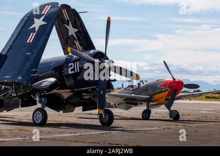 F4U Corsair und Bf 109G am Vorfeld Stockfoto