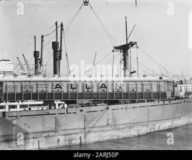 Eisenbahnwaggons von Uruque (allen Rotterdam) Datum: 14. Februar 1952 Standort: Rotterdam, Zuid-Holland Stichwörter: Eisenbahnwaggons Name Der Einrichtung: Uruque Stockfoto