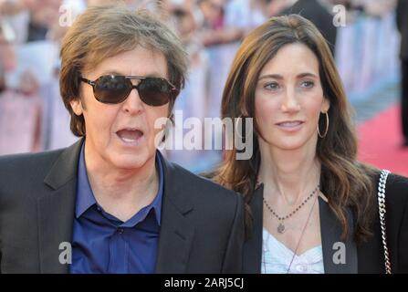 Sir Paul McCartney, Nancy Shevell, George Harrison: Living In The Material World UK Premiere, BFI Southbank, London. GROSSBRITANNIEN Stockfoto